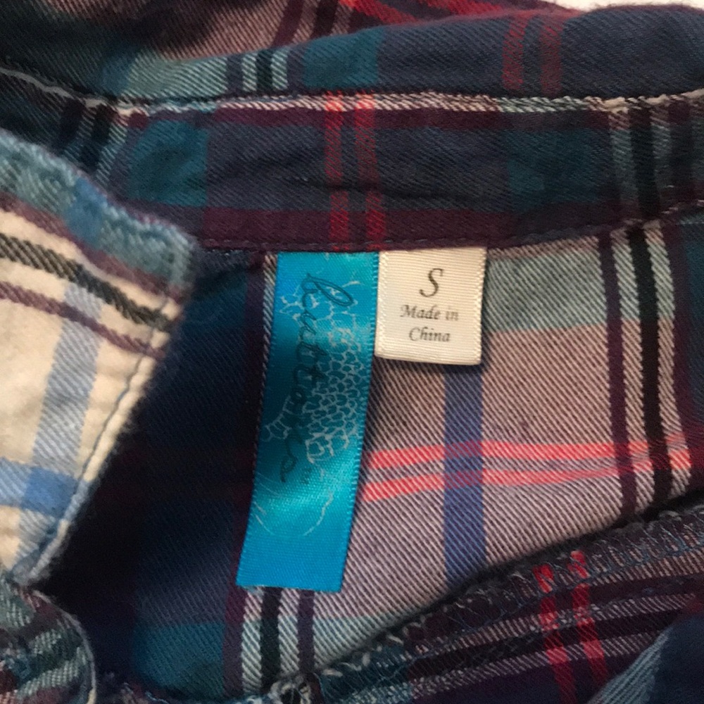 Button up - Picture 2 of 2